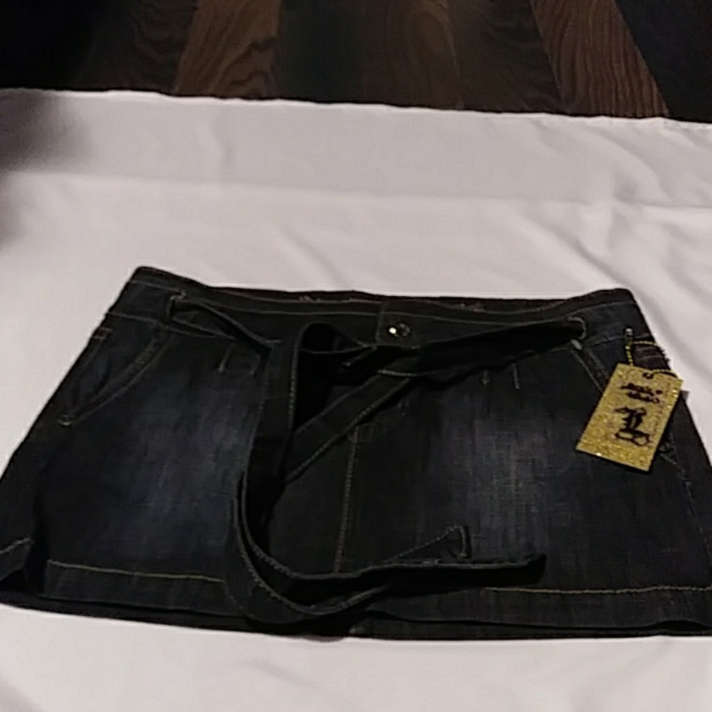 H & G Denim Skirt. Jr. L. Denim. Blue.